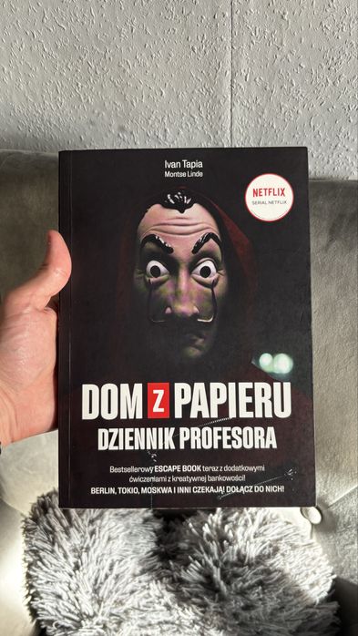Dom z papieru - NOWA