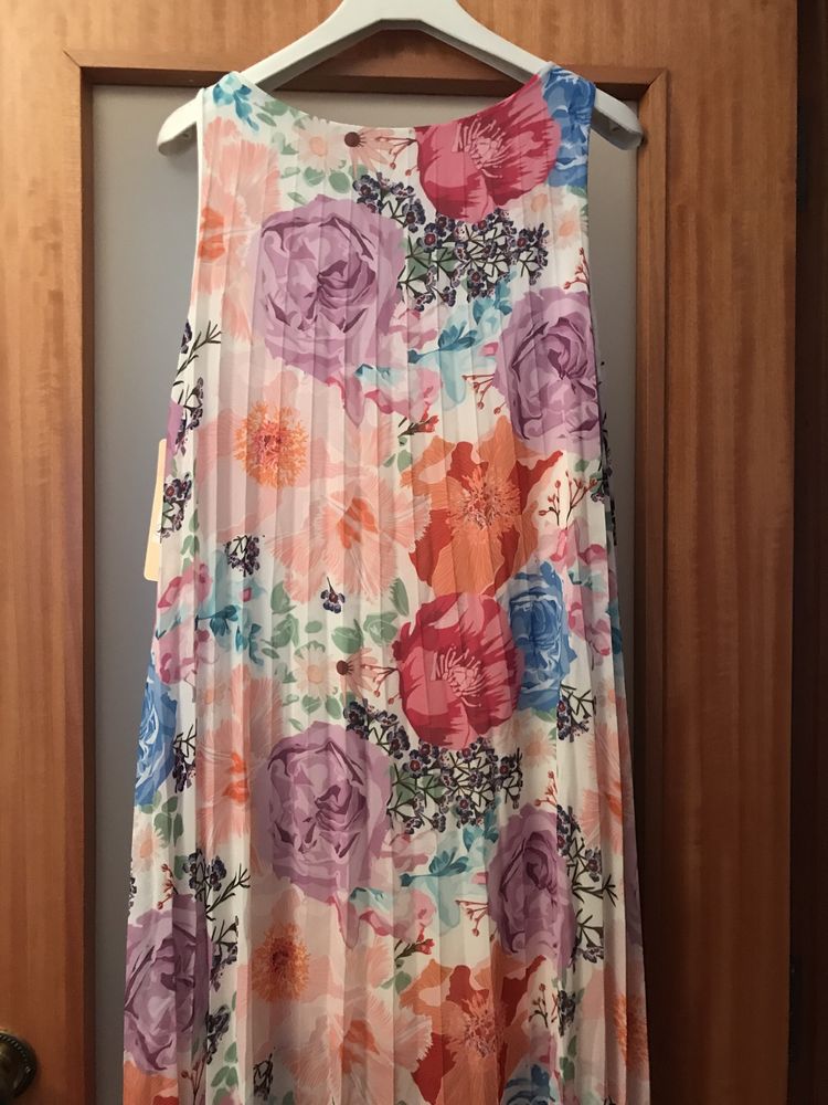 Vestido midi novo