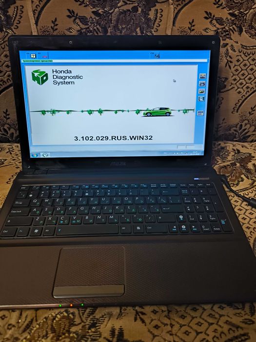 Ноутбук с диагностическими програмами