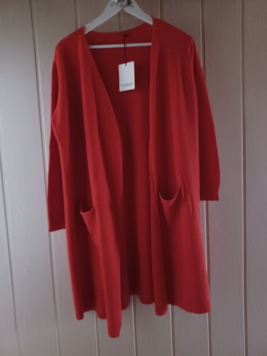 Czerwony sweter rozmiar uniwersalny