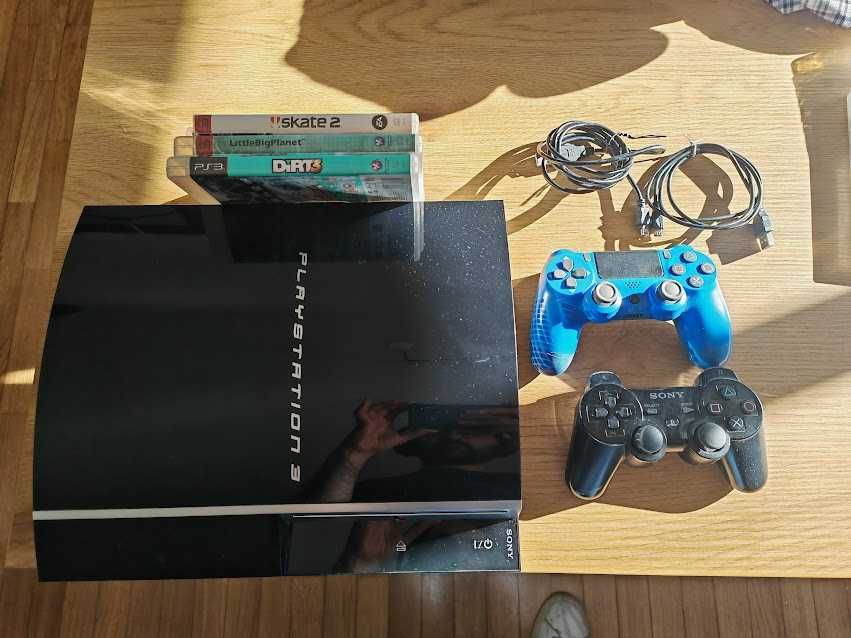 Playstation 3 PS3 + 2 comandos + 3 jogos (evilnat YLOD)