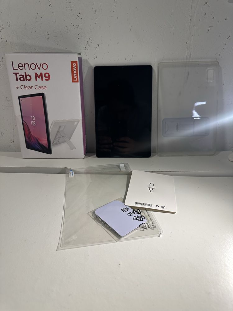 Lenovo Tab M9 + clear case