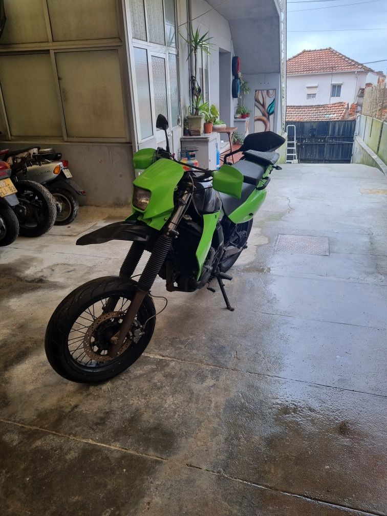 Kawasaki - KlR650