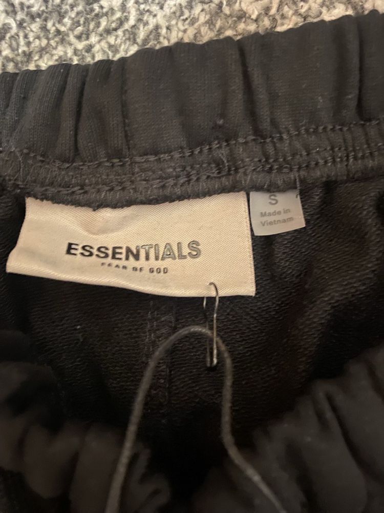 Шорты Essentials fear of god.