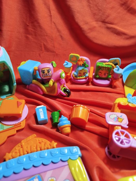 колекція фігурок моджи попс