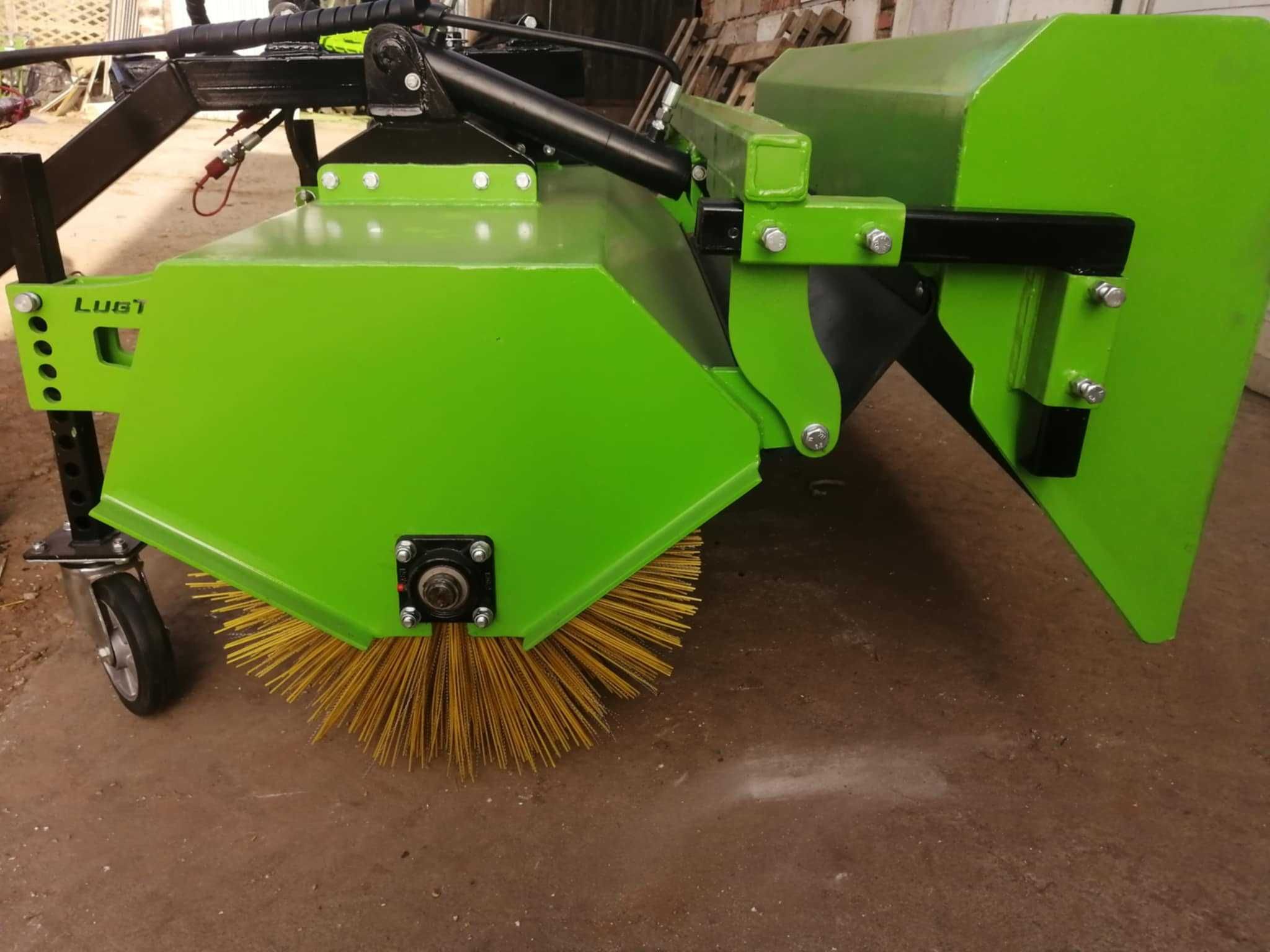 Zamiatarka montowana do AVANT MULTIONE optimas hydromak z koszem