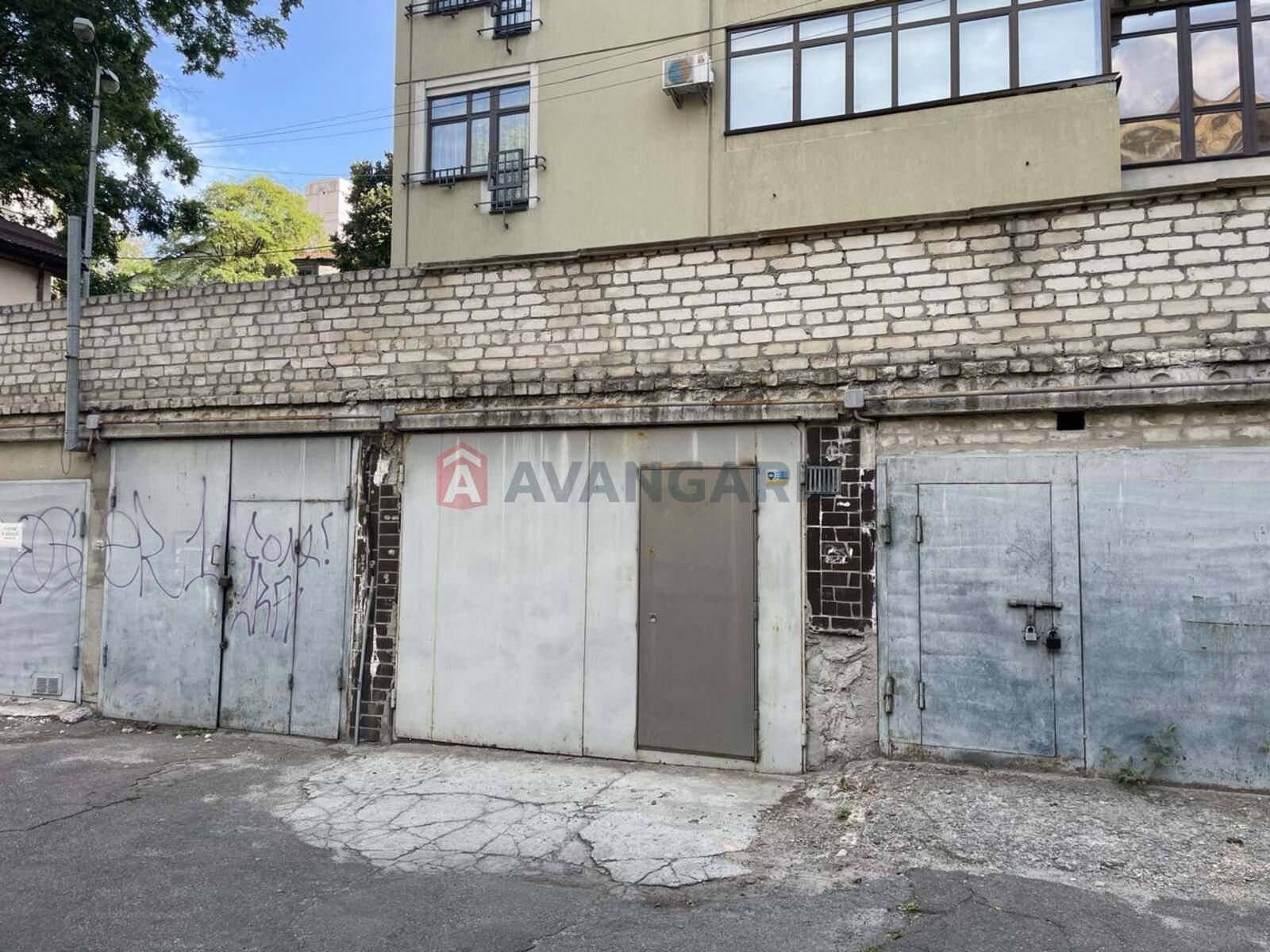 Продам великий гараж 20 м 2 в центрі Києва, Тургеневська