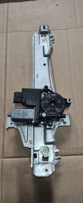 Podnośnik szyby prawy tył Citroen C3 2020r