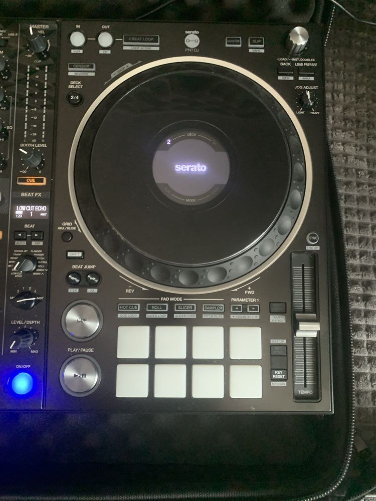 Pioneer ddj 1000 srt.