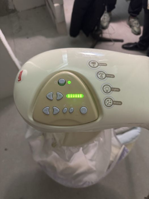 Укачивающий центр fisher price