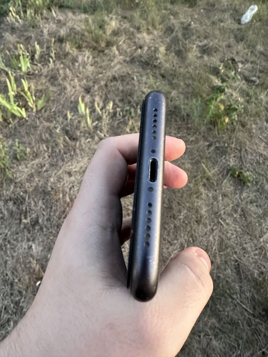 Iphone 11 на 64 гіг, батарея 78%
