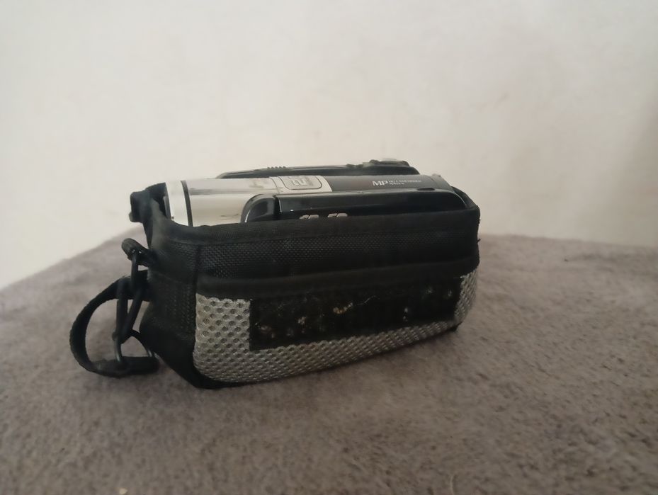 Продаю відеокамеру HD 1080p SPEED DIGITAL8 8.0 MP
2200грн