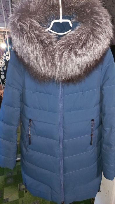 Зимовий пуховик з натуральним хутром