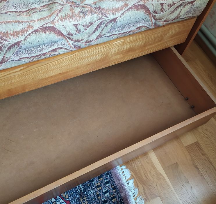 Терміново! Продам ліжко-диван.