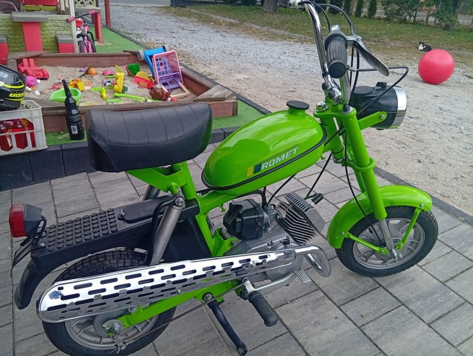 Sprzedam motorynka wsk  białe blachy