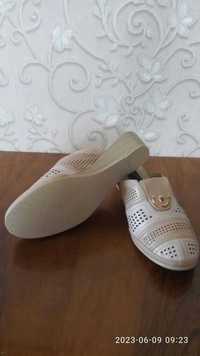 Обувь женская 41 р шлепанцы туфли пантолеты босоножки