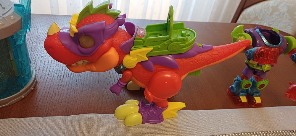 SuperThings Zings – superdino V-Rex dinozaur z dźwiękiem