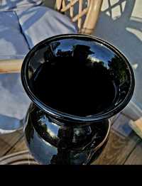 Nowoczesny czarny wazon