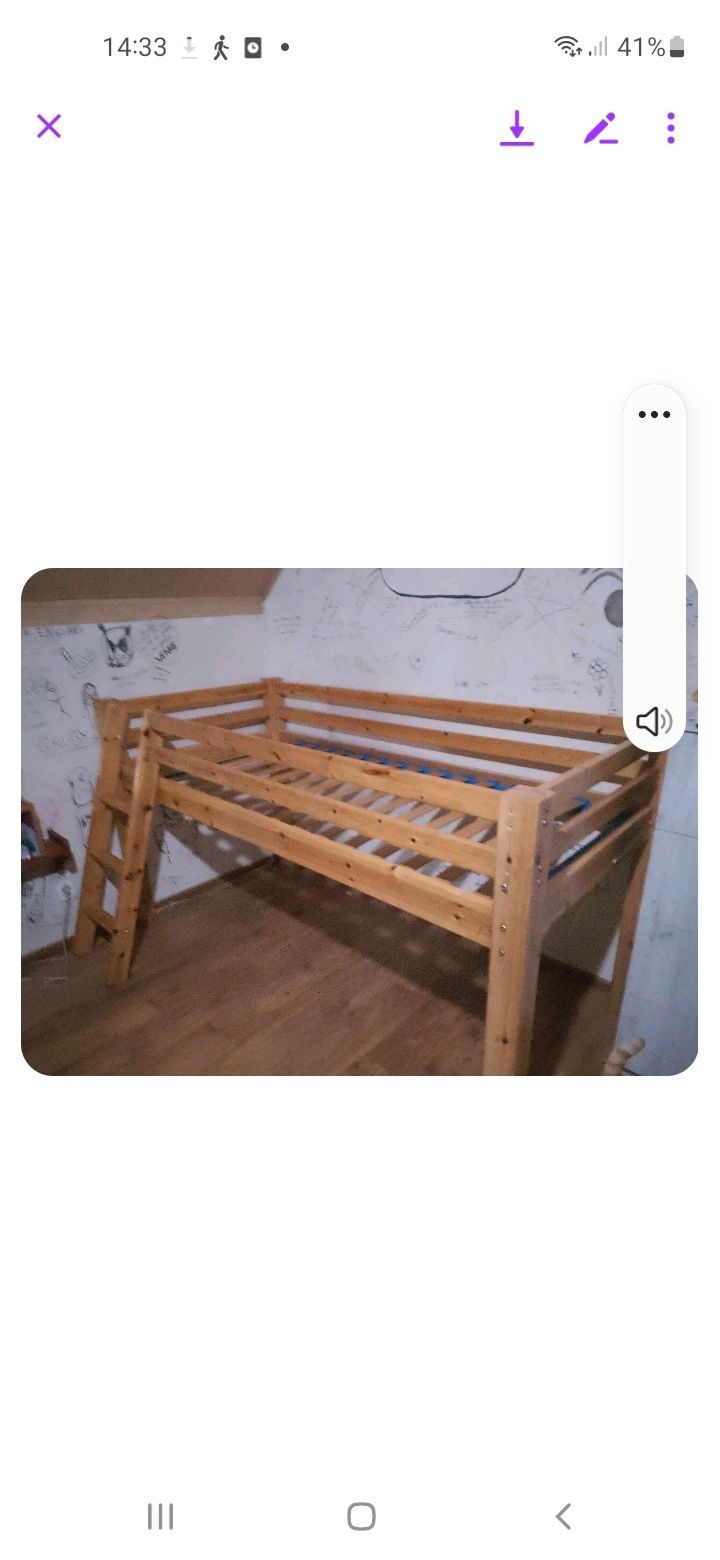 Łóżko drewniane sosnowe z drabinką .