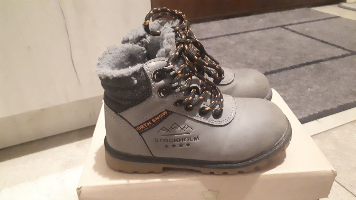 Buty zimowe trapery 26