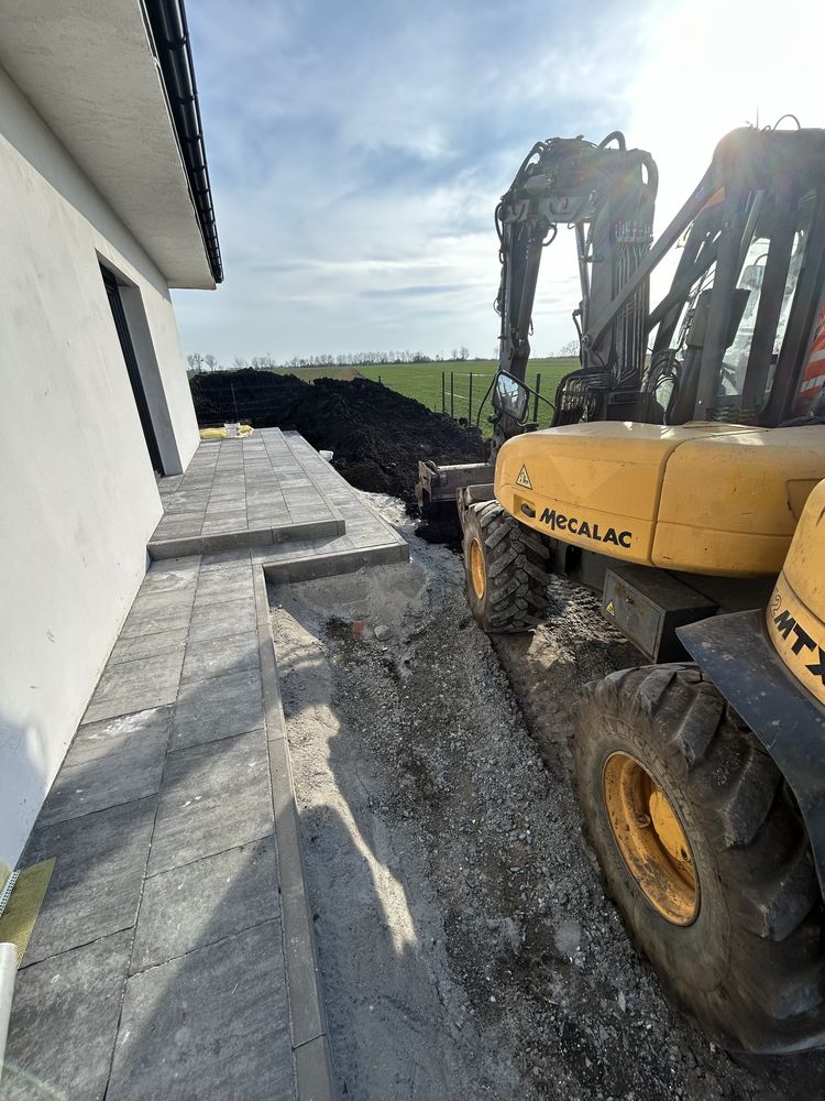 Usługi koparko-ładowarką Mecalac 12, Kobierzyce