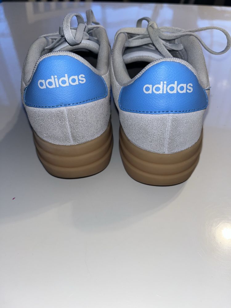 Adidasy    damskie