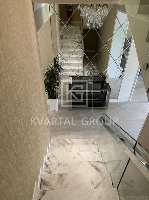 Будинок площею 200м2 на 10 сотках. Р-н "Бистро Пекаря" (Тоскани)