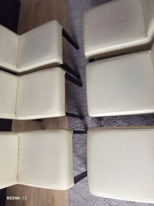 OPIS Krzesła skórzane kolor kremowy