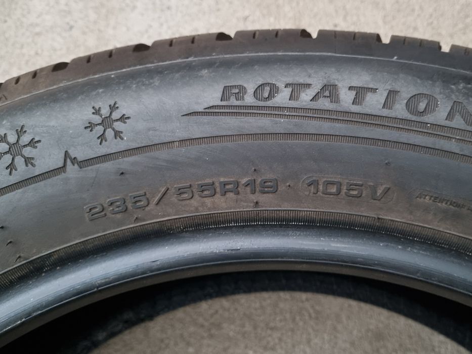 Opona używana 1szt. 235/55/19 Dunlop Winter Sport 5 SUV / 8mm