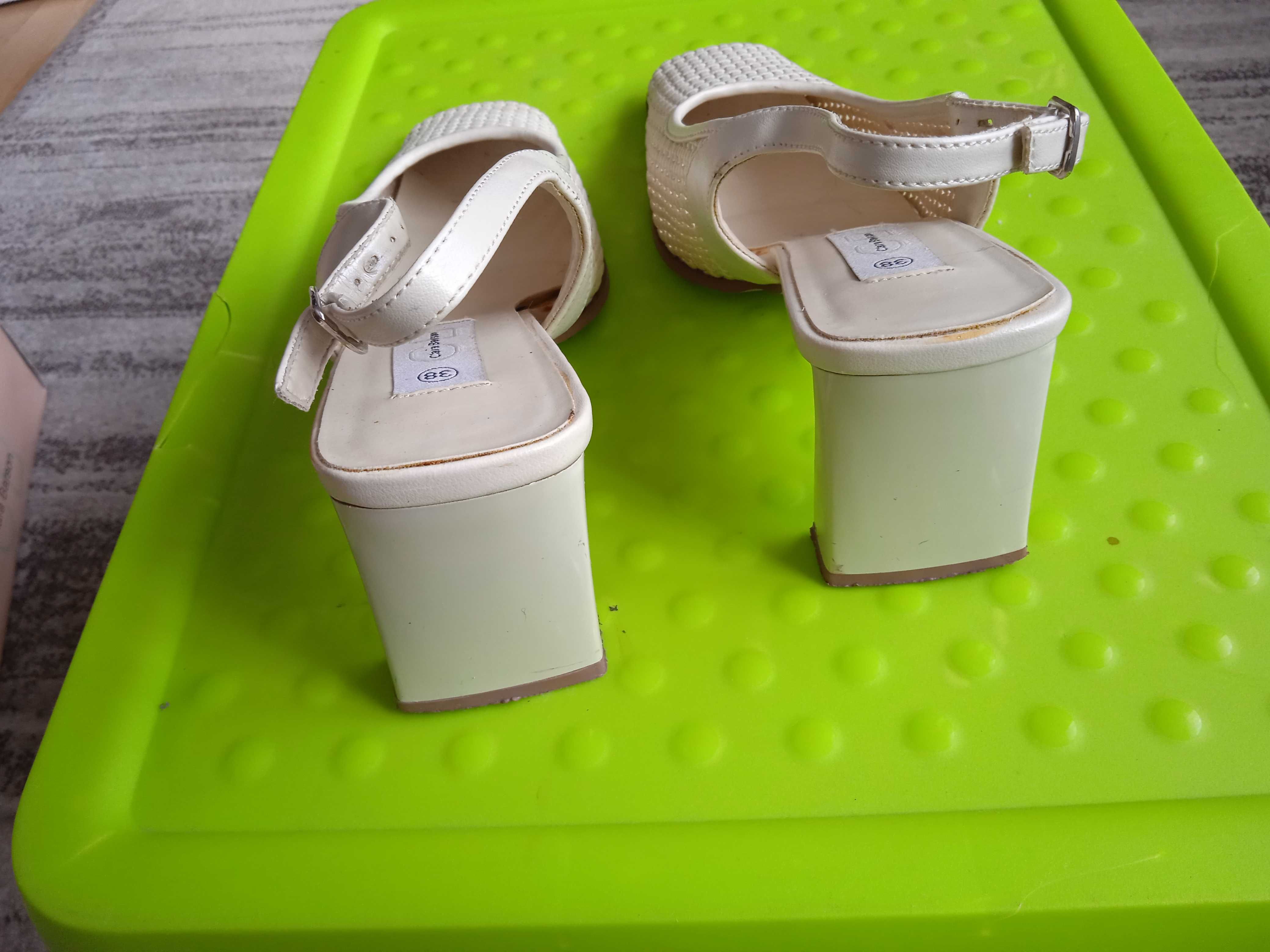 buty damskie letnie, obcas, odkryta pięta , r.38, beż