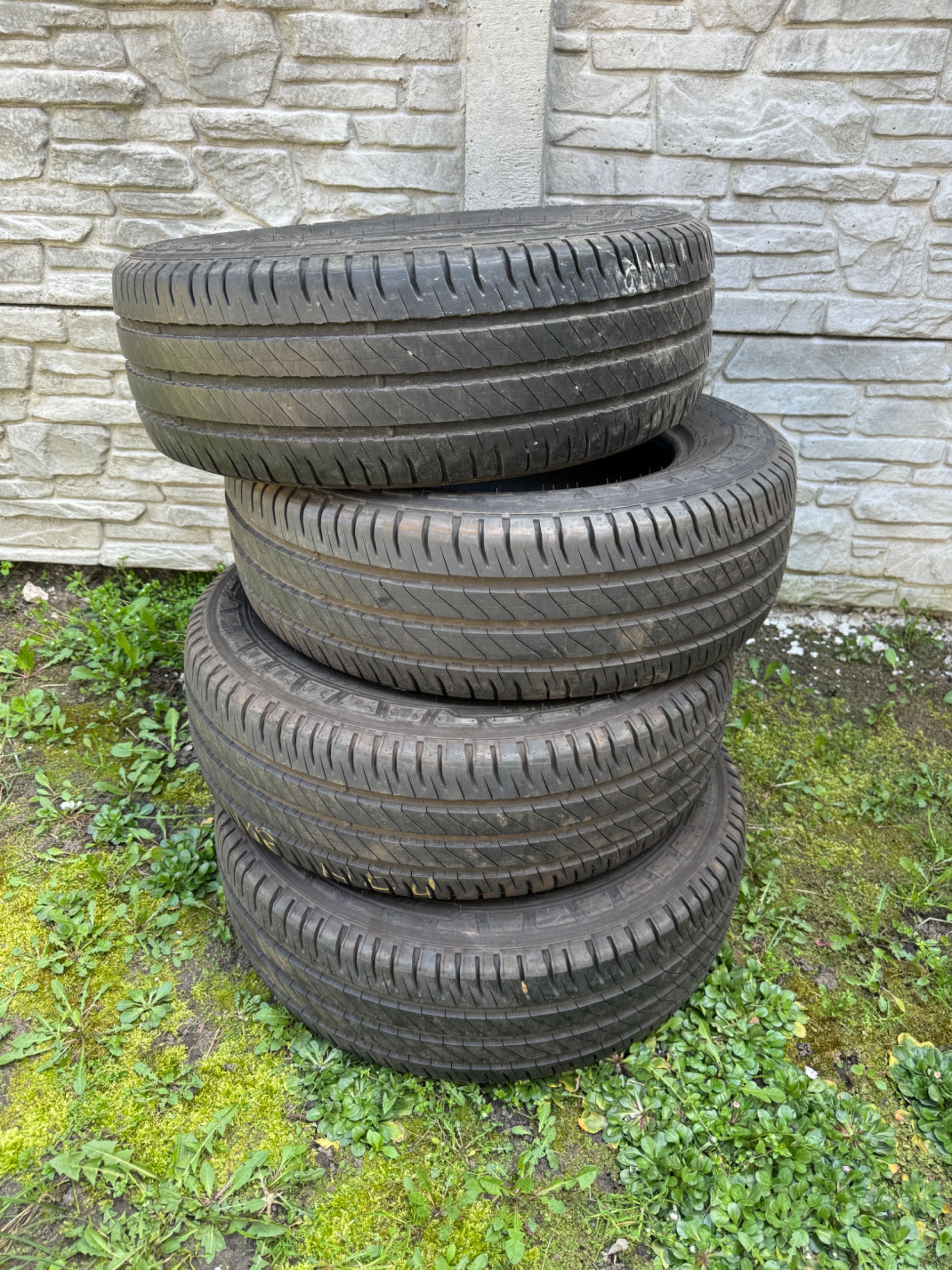 Michelin 215 65 R16c