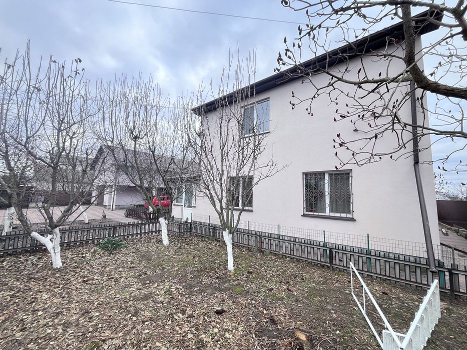 Будинок у стані заходь і живи,Красилівка,центр, будинок з газом