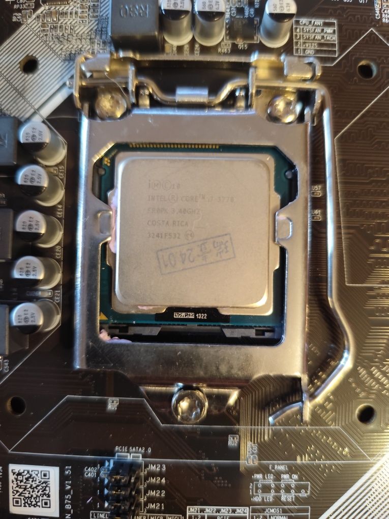 Motherboard novo com 2 memórias DDR3 8GB