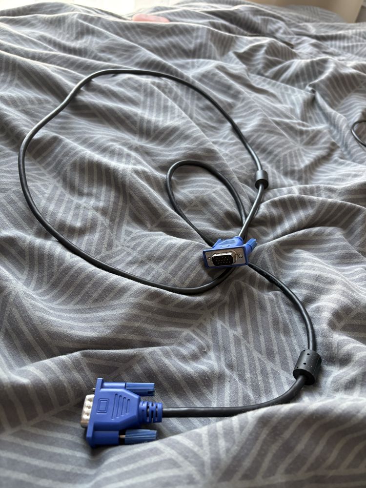 Monitor do komputera + wszystkie kable