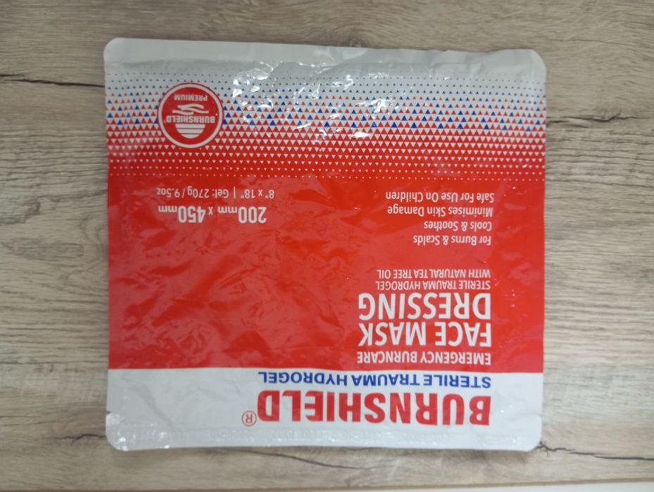 Протиопікова гідрогелева пов'язка-маска