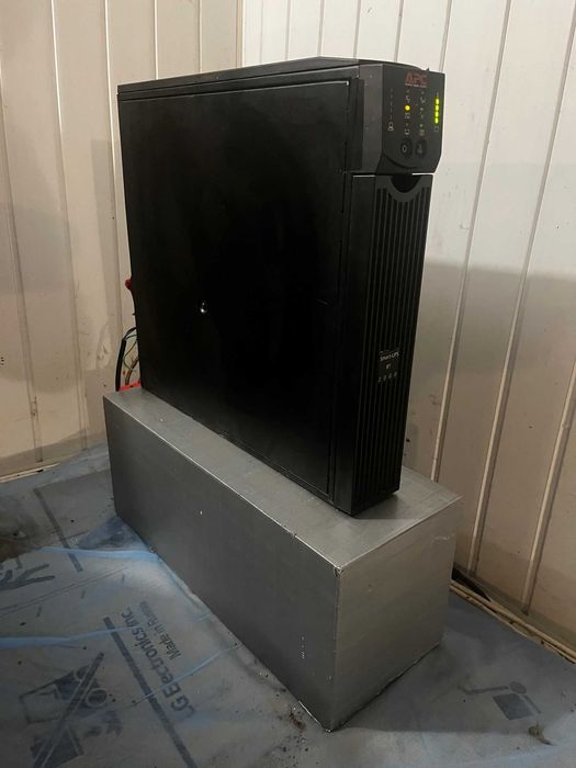 APC Smart-UPS RT 2000 (SURT2000XLi) 1400W