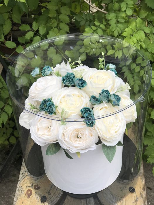 Композиція під замовлення на кладовище, алею слави, букети зі стрічок