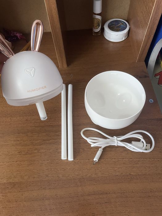 Продам . Зволожувач повітря , нічник