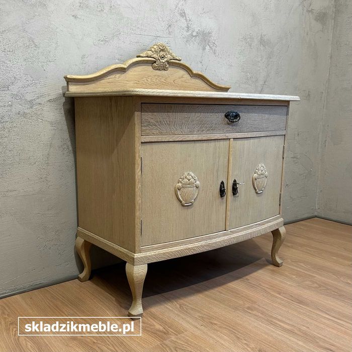 031025 Komoda dębowa w stylu vintage, z efektem pobielenia, rustykalna