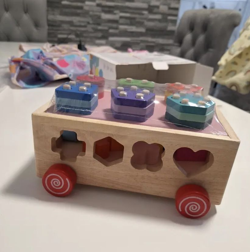 Drewniany samochód sorter Montessori