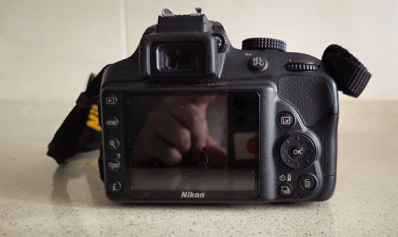 Máquina fotográfica Nikon D3300