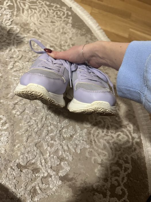 Tênis feminino Sinsay tamanho 38 (amarelo e roxo)