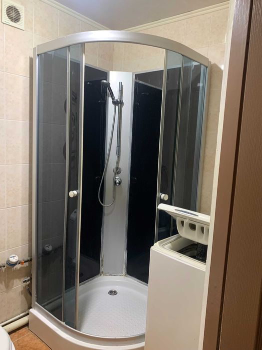 Соц.місто. Поряд з ринком