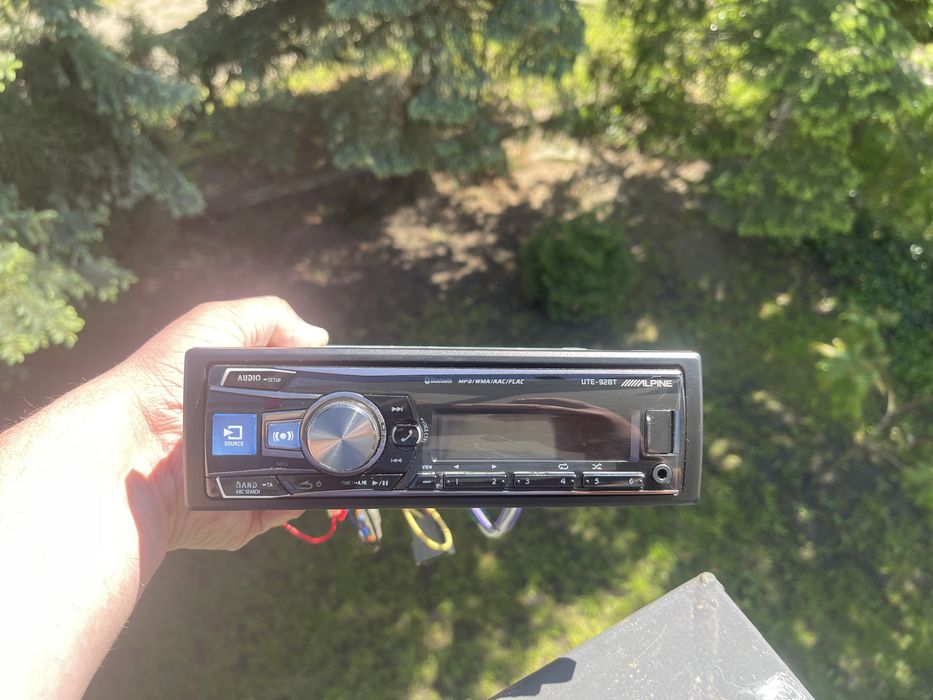 Alpine UTE 92 BT топова процесорна магнітола