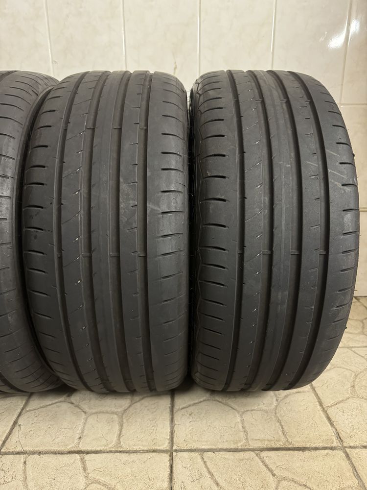 225/45/18 Debica літні шини Presto UHP 225/45 R18 (22 рік)