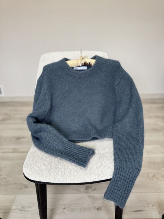 Теплий светрик zara жіночий S