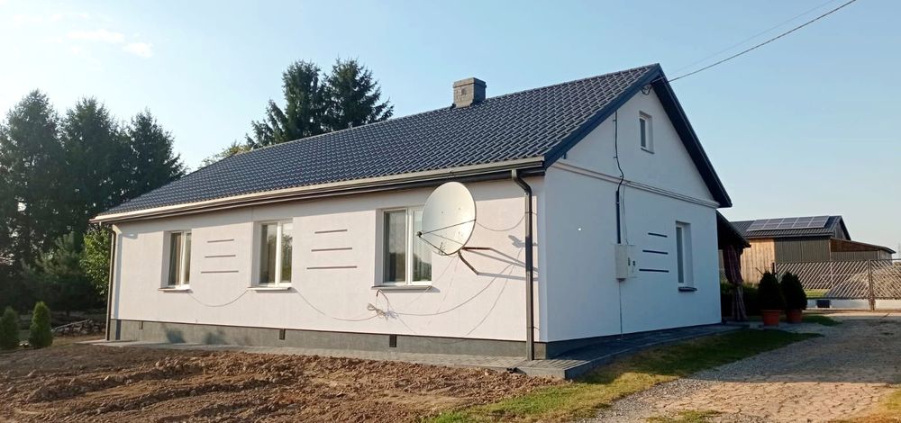 Dom i gospodarstwo rolne o powierzchni 6,43 ha i 1,20 ha lasu.