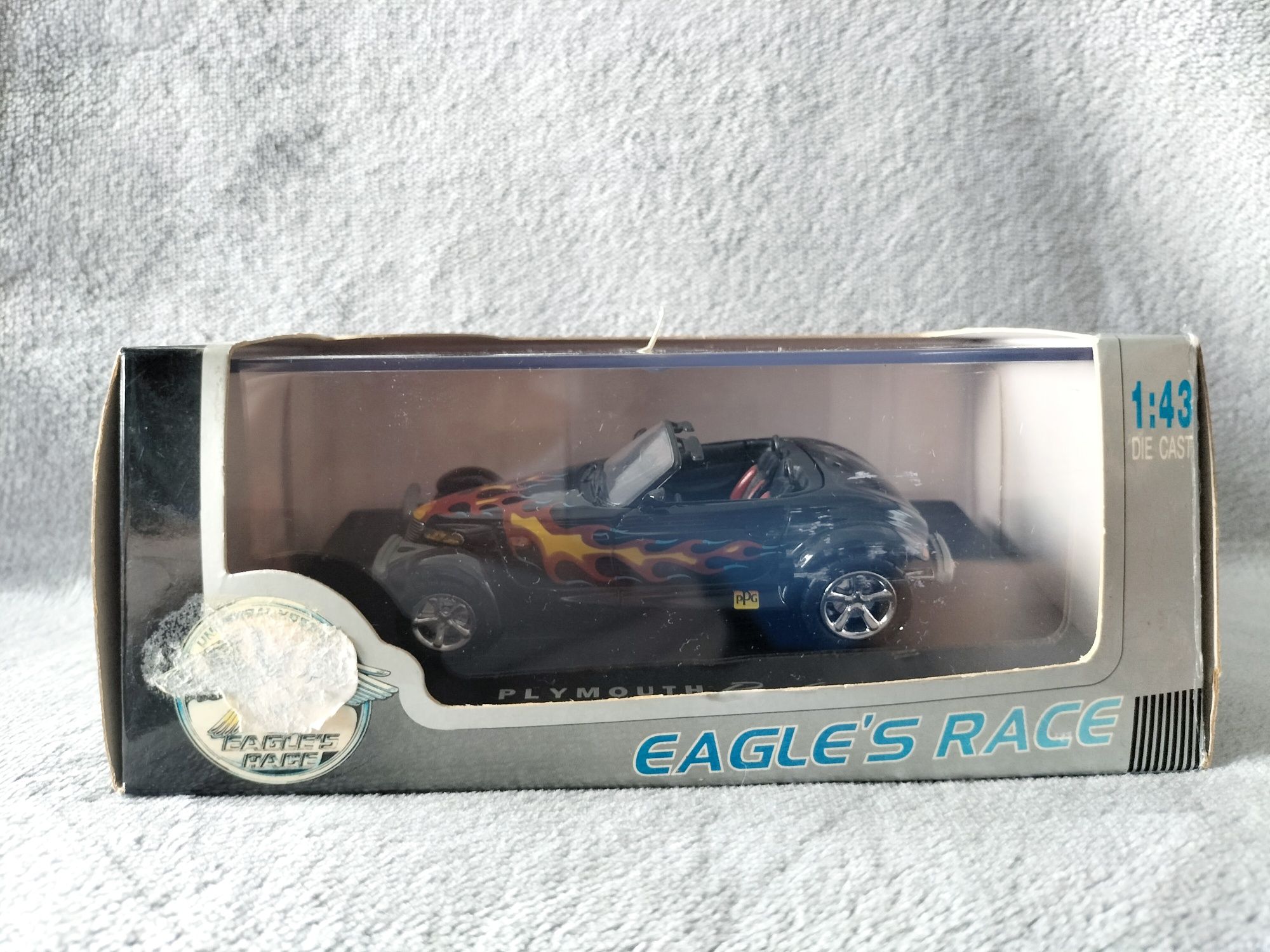 Universal Hobbies Eagle's Race Plymouth Prowler 1:43 legendę