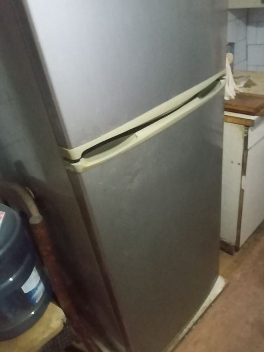 Холодильник Samsung