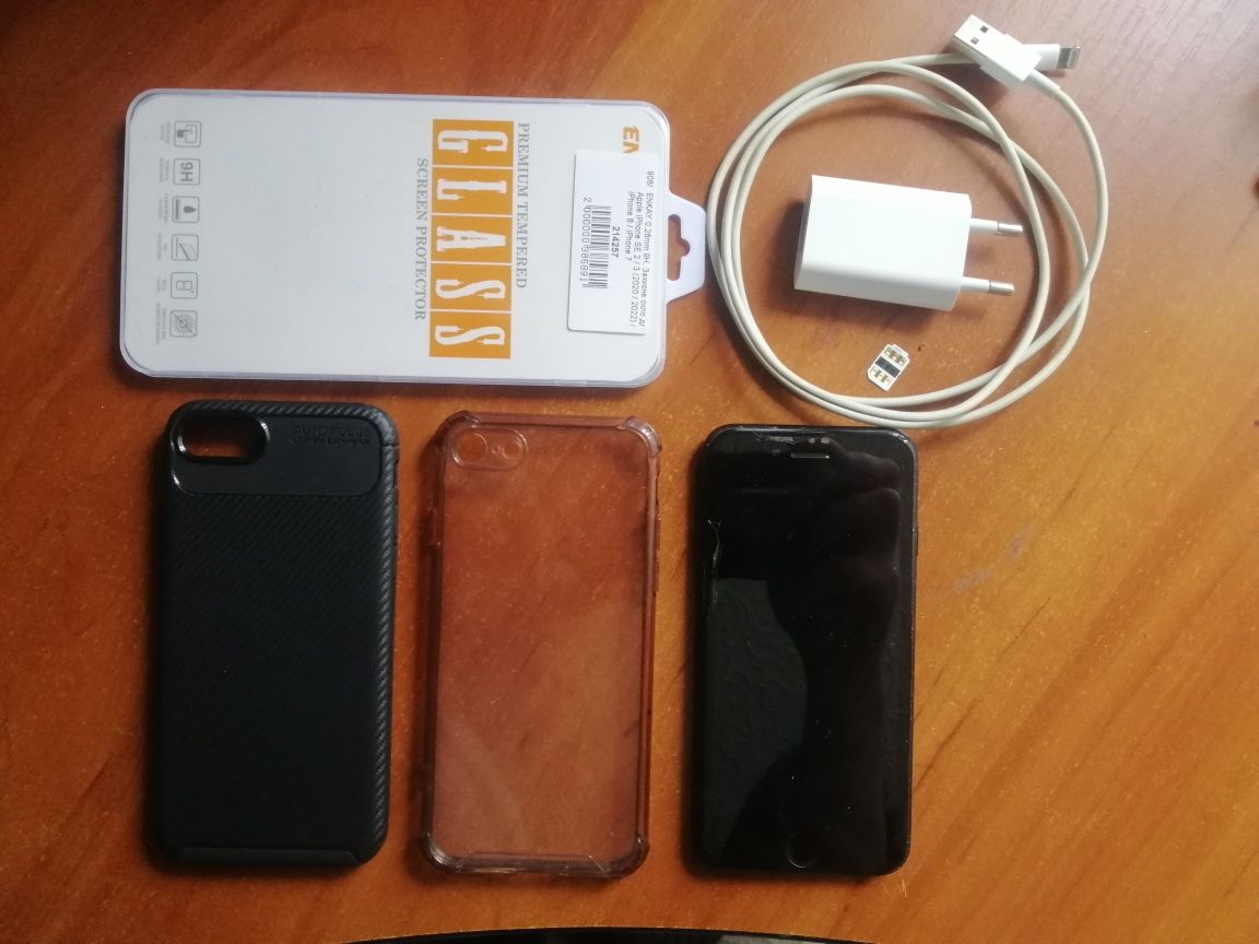 Iphone SE 2022 Black 4/64, б/в